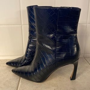 Express Croc Comma Boots